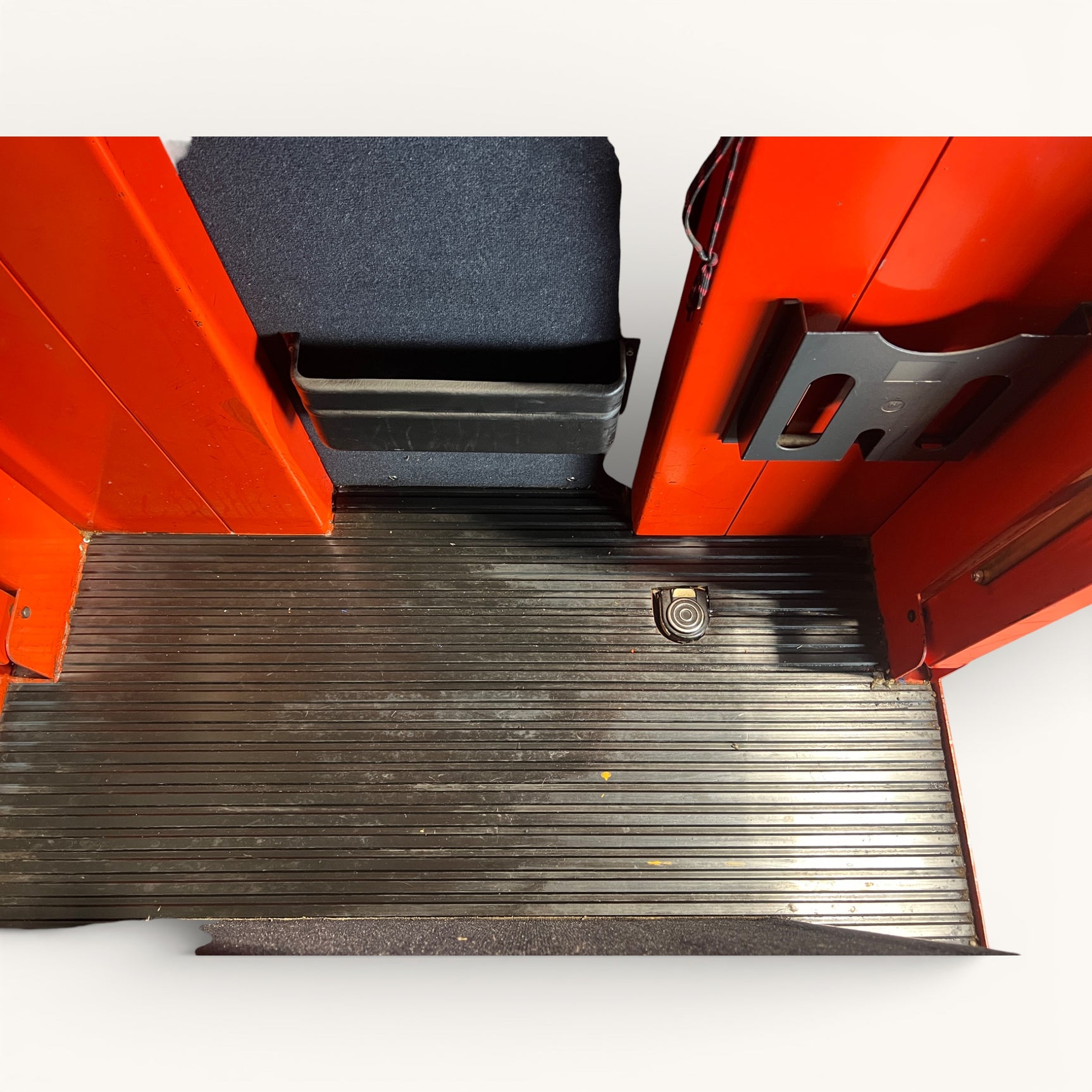 Magaziner EV 10 Schmalgang Kommissionierstapler Baujahr 2007