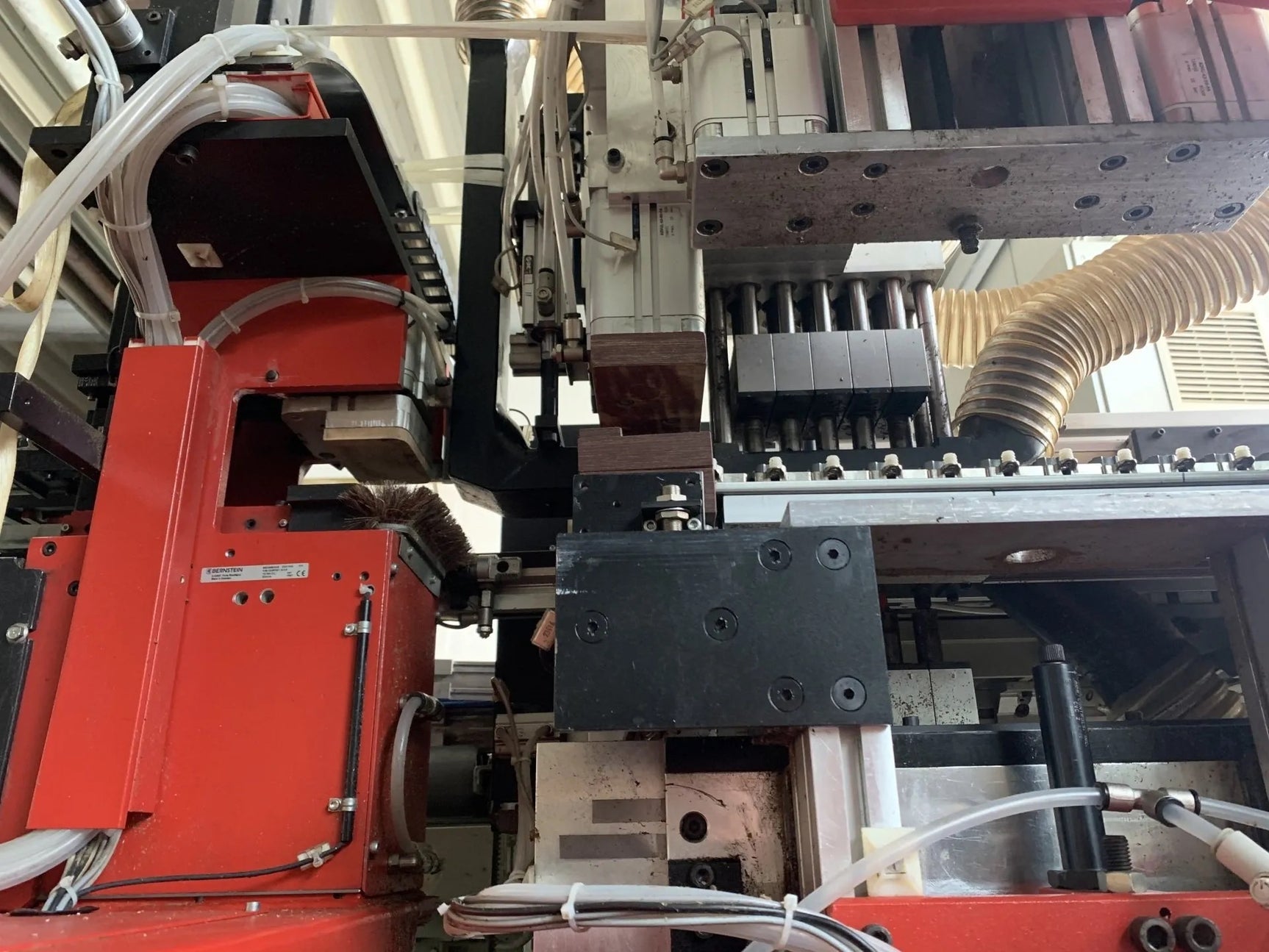 PRIESS & HORSTMANN BAT CNC Bohr und Einpressmaschine Türenfertigung Beschlagbohrmaschine