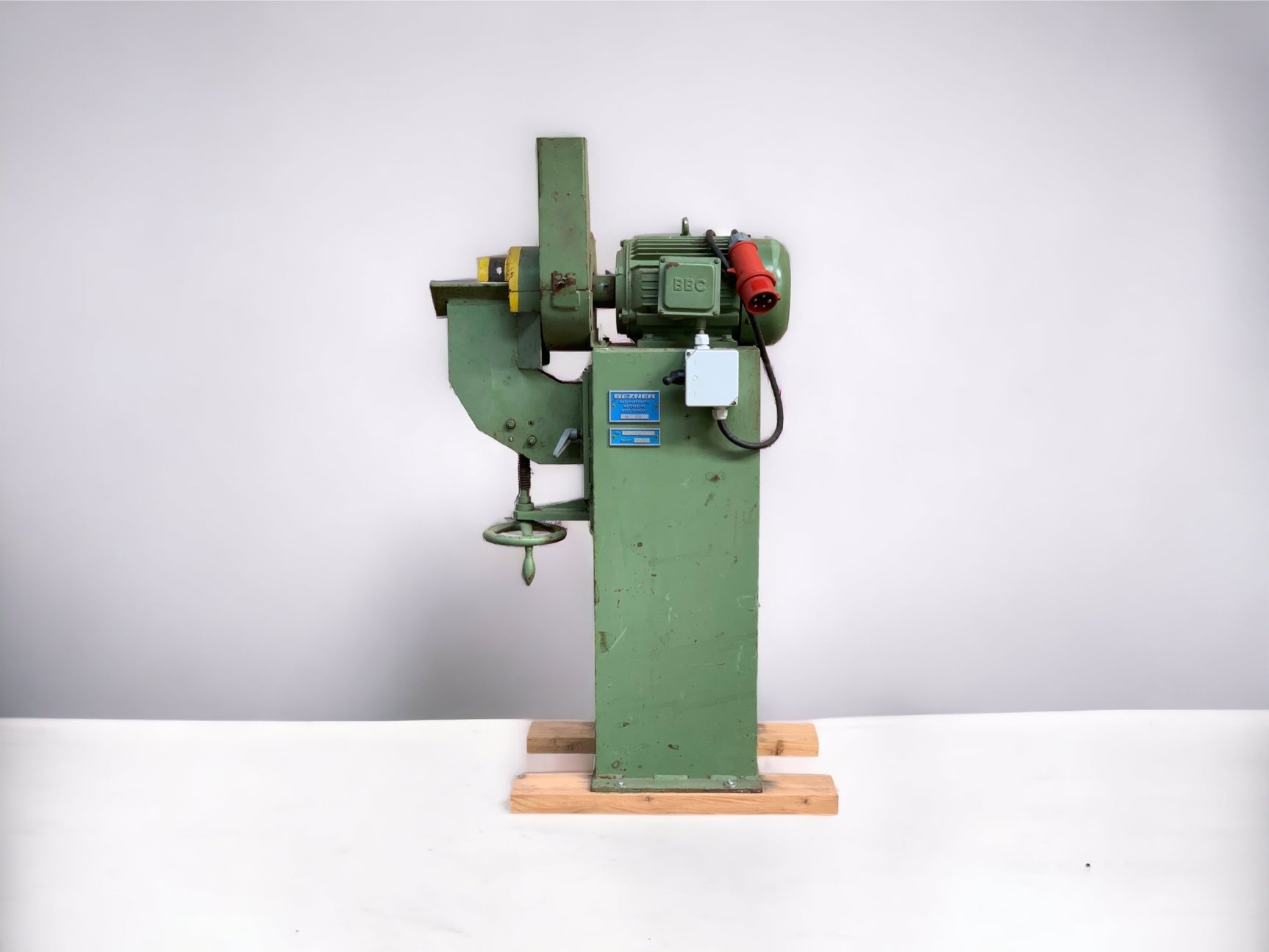 BEZNER CAH Anspitzmaschine Anfasmaschine