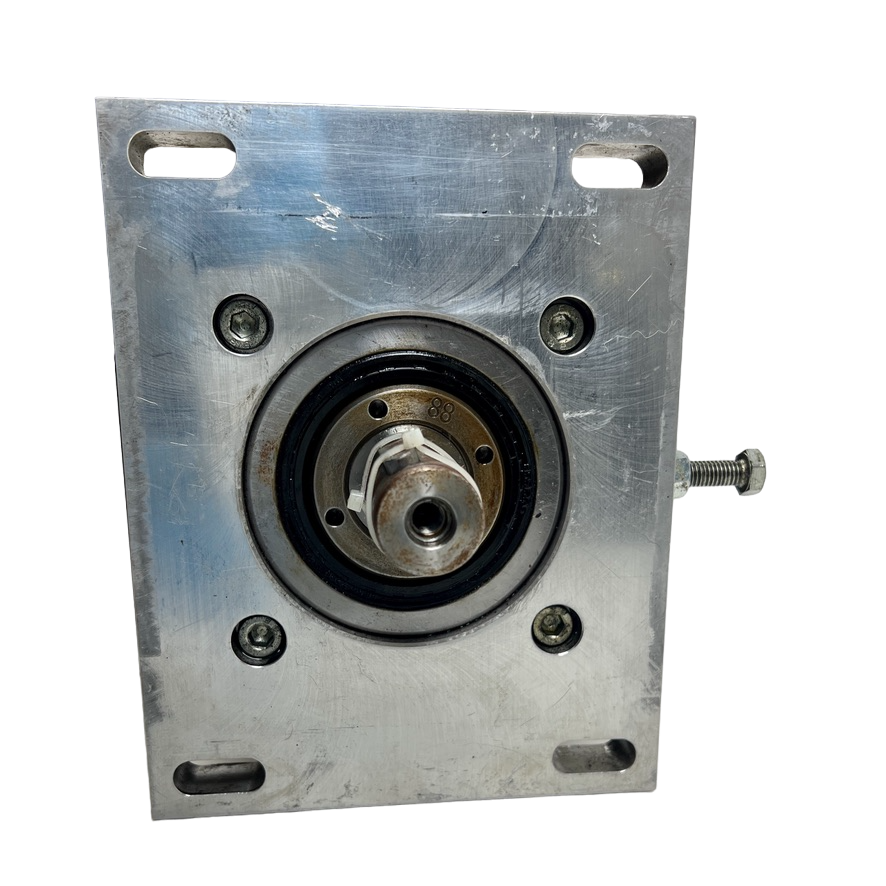 INDRAMAT REXROTH MKD090B-047-KP1-KN Servomotor mit Alpha Getriebe SP 100-M01-10-431-000