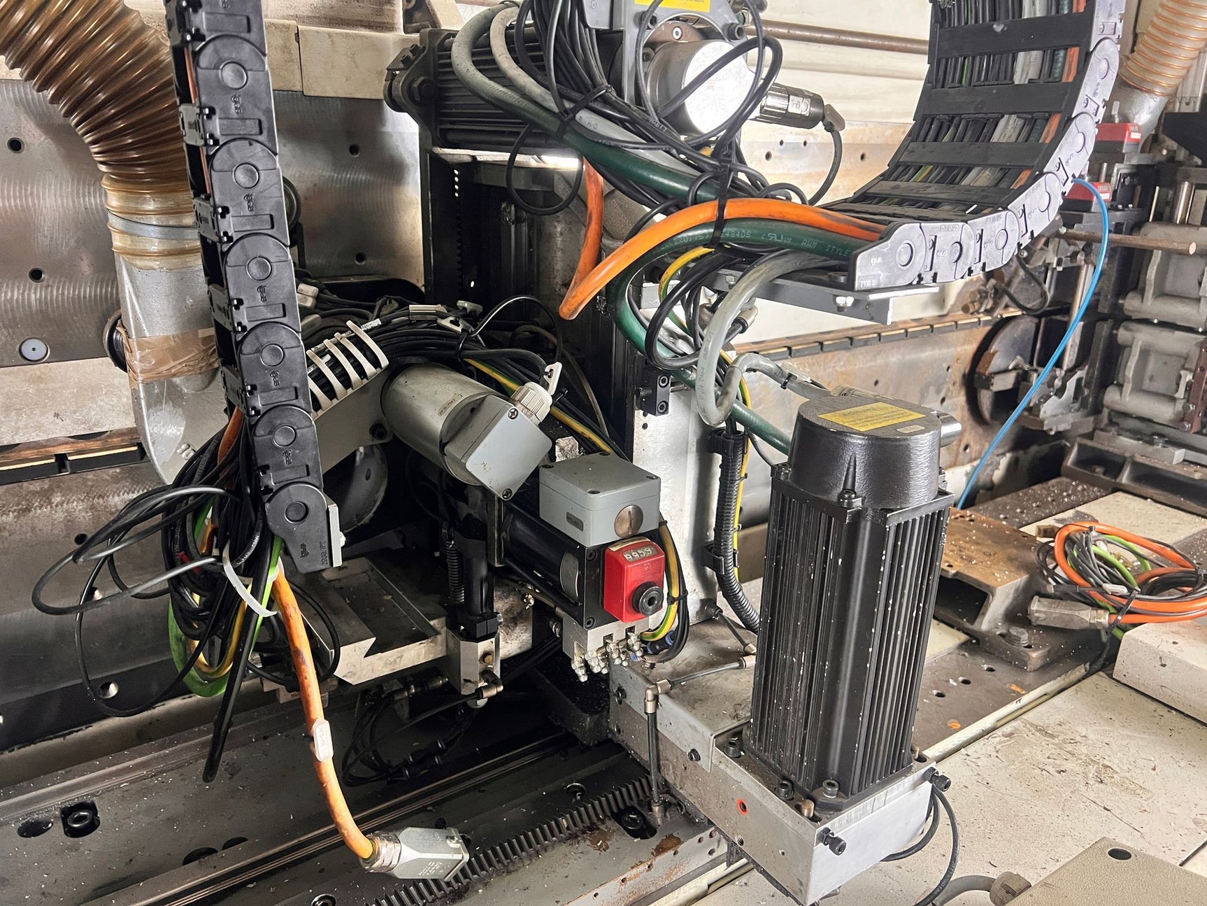 IMA Novimat Concept /I/G/80/650/R3 Kantenanleimmaschine