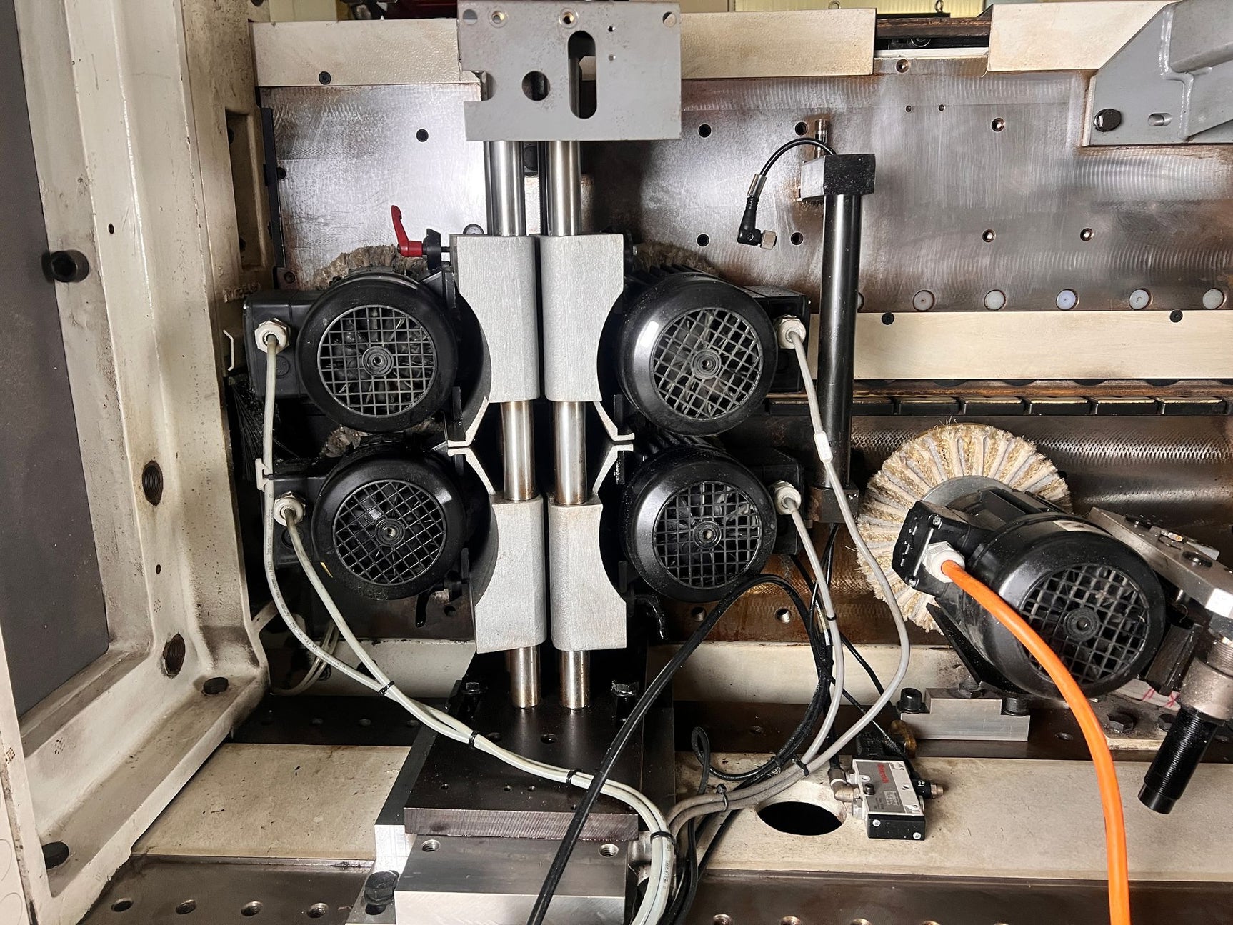 IMA Novimat Concept /I/G/80/650/R3 Kantenanleimmaschine