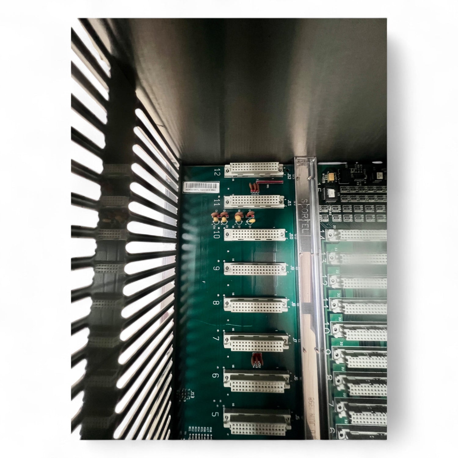 NUM 1060W CNC Steuerung – 19”-Rack (7HE) mit Backplane 48×31×32 cm, 220V 50/60Hz – Art.-Nr. 0224202080F – kompatibel mit IMA 810 V