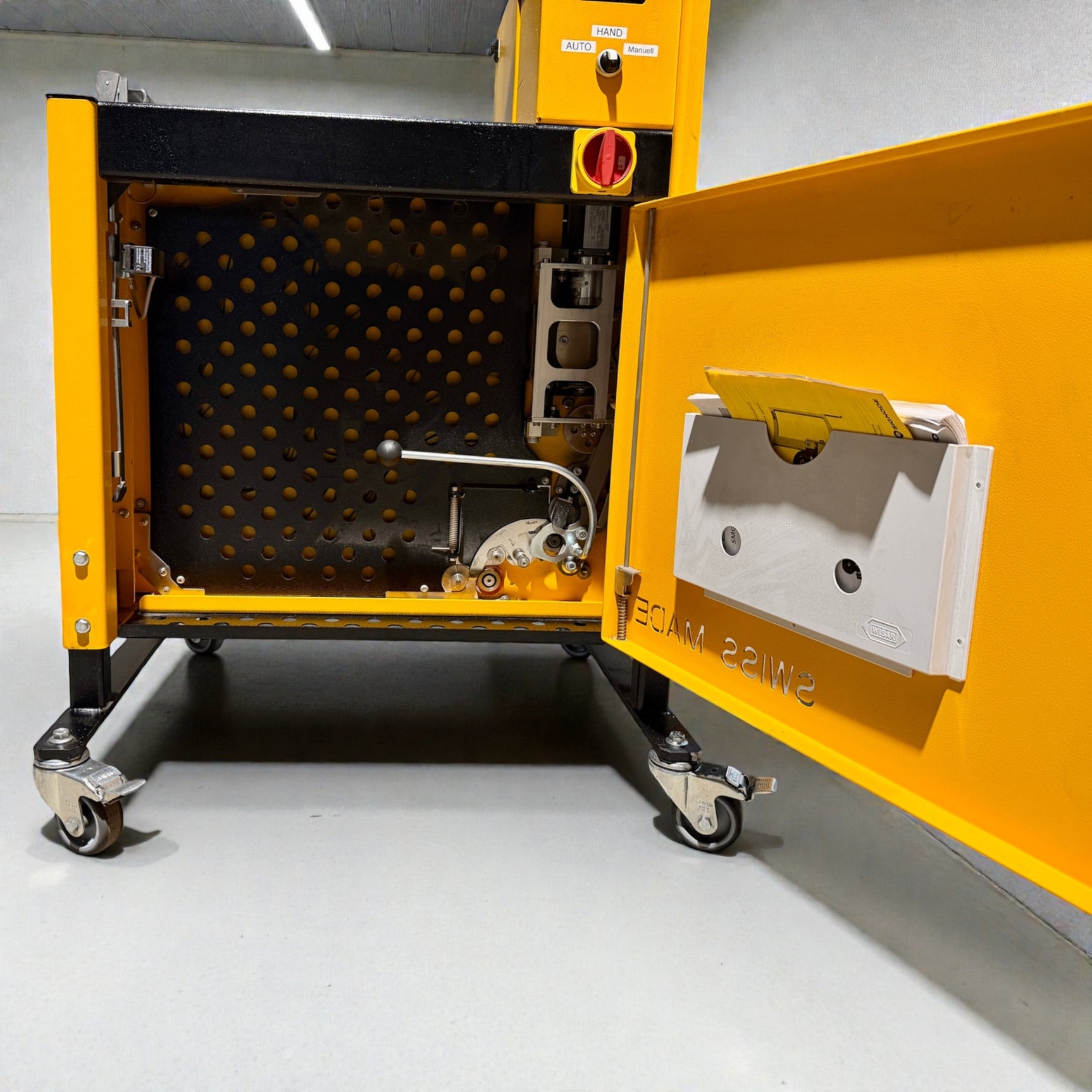 Strapex SMG 65 automatische Umreifungsanlage mit Fördertechnik und modularen Gliederbandförderanlage