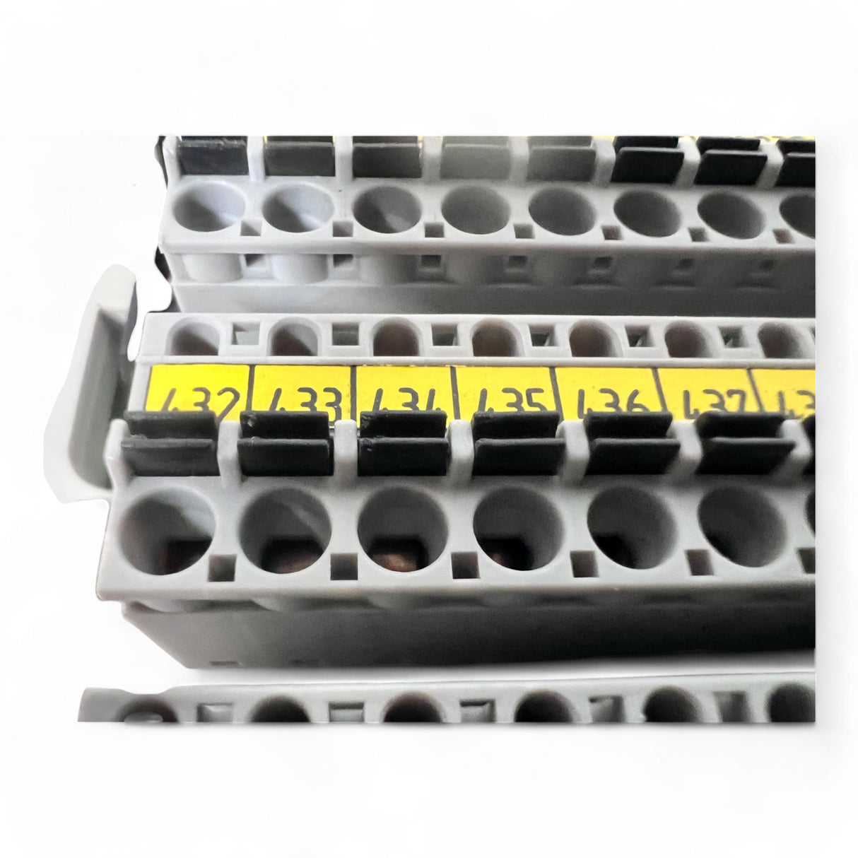 NUM 16I/16O Digital Module – P/N: 0263900004  16 In/16 Out 24 VDC Modul