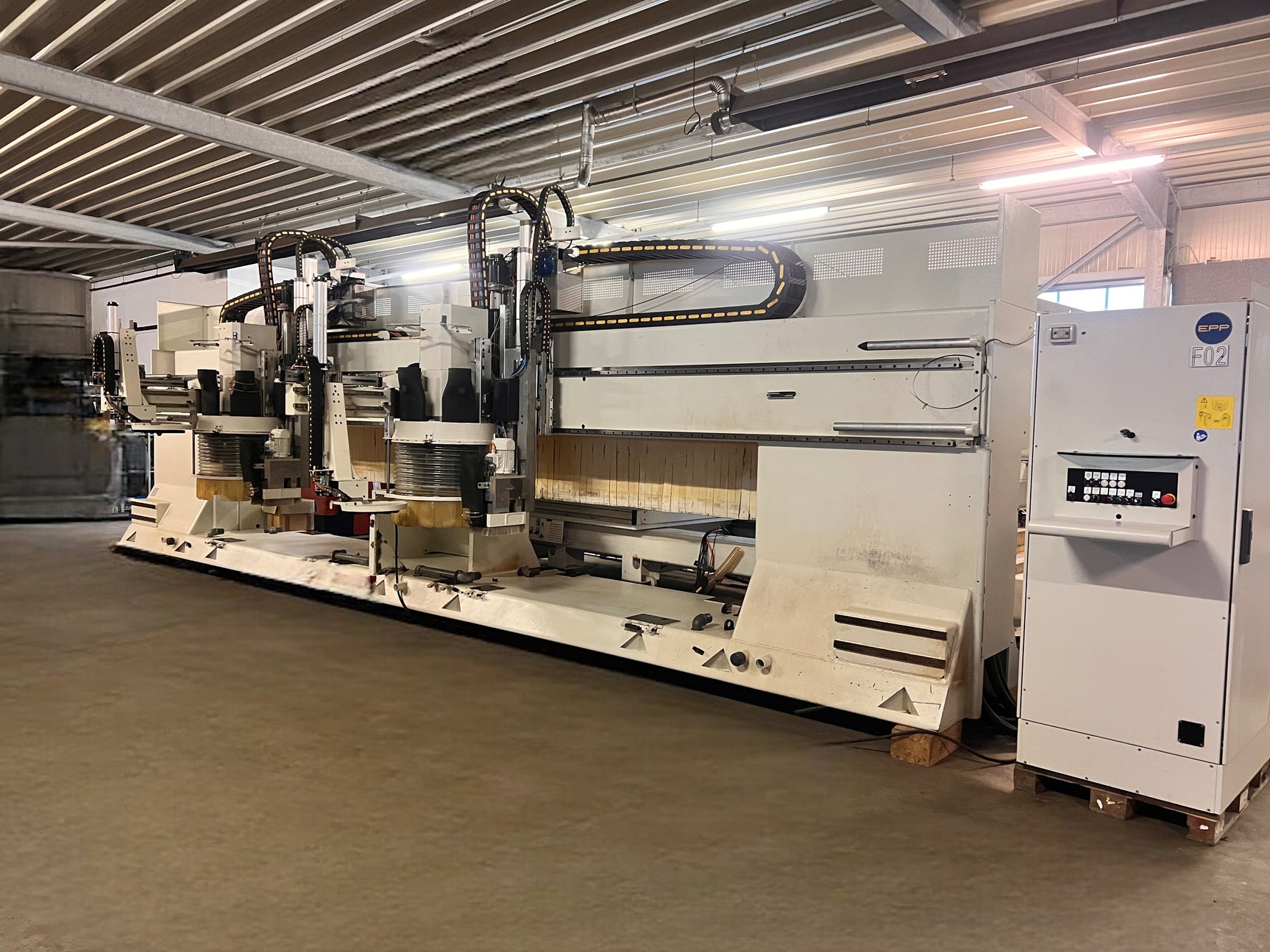 SCM ROUTECH R 400 5 Achs-Bearbeitungszentrum